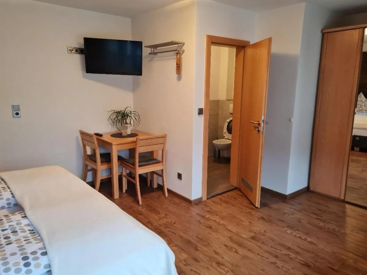 Gaestehaus Lehr Kinding 3*,